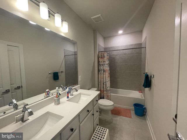 22256 CORNERSTONE CROSSING TER, Ashburn, VA 20148