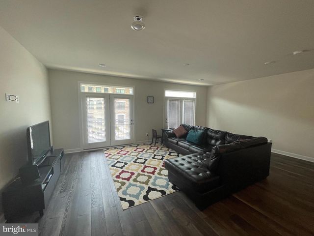 22256 CORNERSTONE CROSSING TER, Ashburn, VA 20148