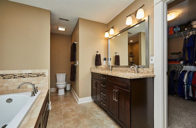 3815 148th Street, Urbandale, IA 50323