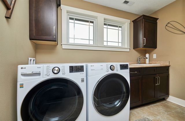 3815 148th Street, Urbandale, IA 50323