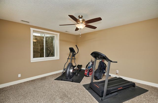 3815 148th Street, Urbandale, IA 50323