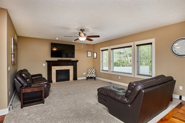 3815 148th Street, Urbandale, IA 50323