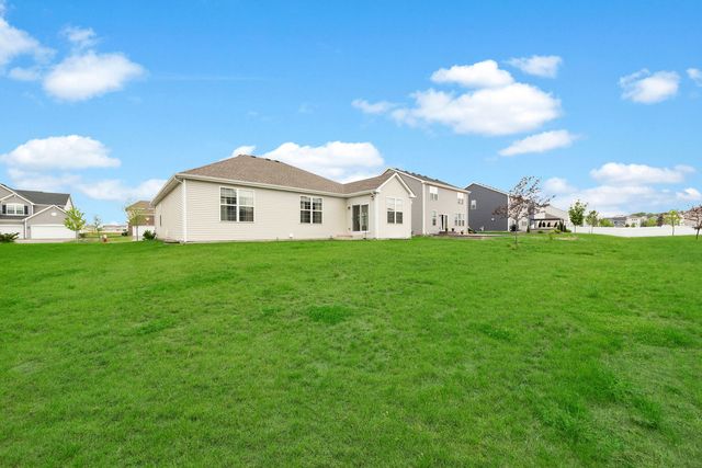 135 S Devoe Drive, Oswego, IL 60543