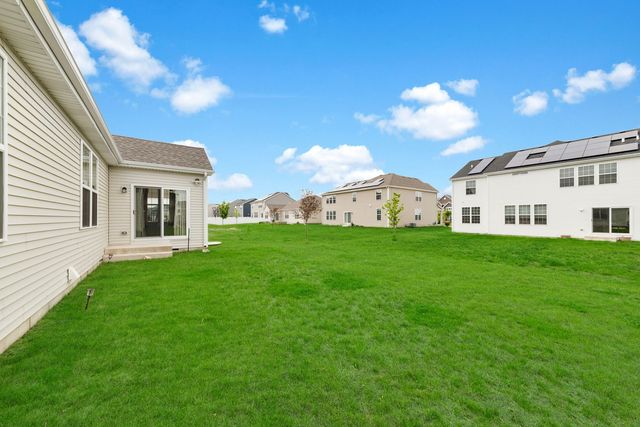 135 S Devoe Drive, Oswego, IL 60543