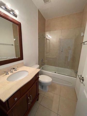 10731 NW 74th Ter ., Doral, FL 33178