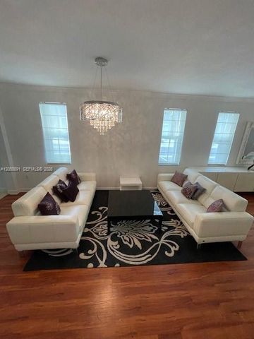 10731 NW 74th Ter ., Doral, FL 33178