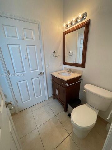 10731 NW 74th Ter ., Doral, FL 33178