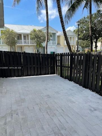 10731 NW 74th Ter ., Doral, FL 33178