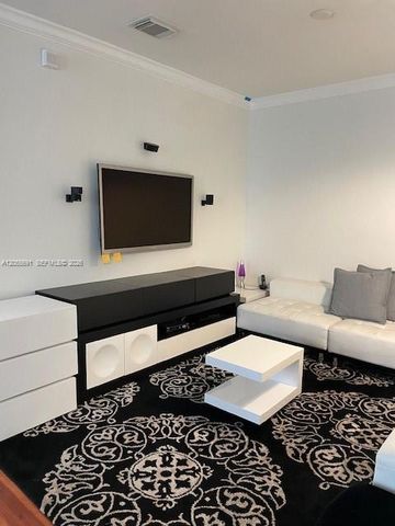 10731 NW 74th Ter ., Doral, FL 33178