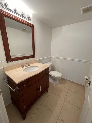 10731 NW 74th Ter ., Doral, FL 33178