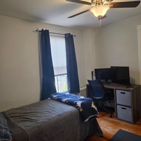 25 Park Ave, Flemington Boro, NJ 08822