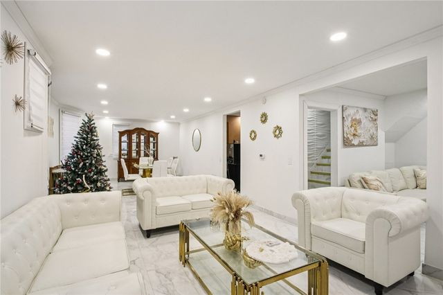 619 Dewey Avenue, Rochester, NY 14613