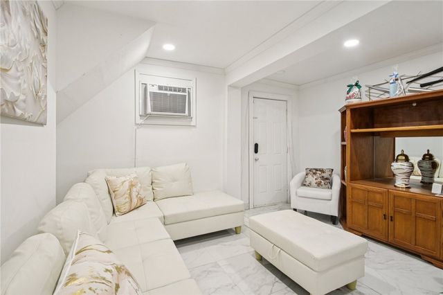 619 Dewey Avenue, Rochester, NY 14613