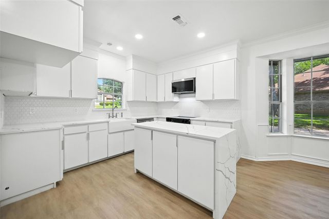 3719 Dahlia Drive, Grand Prairie, TX 75052