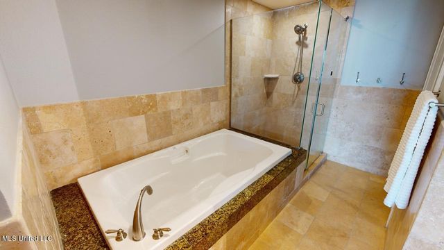 2060 Beach Boulevard, 1603, Biloxi, MS 39531