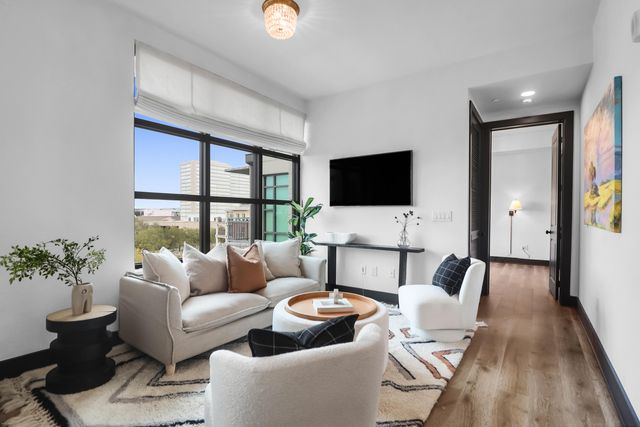 5 Gadsdenboro Street 501, Charleston, SC 29401