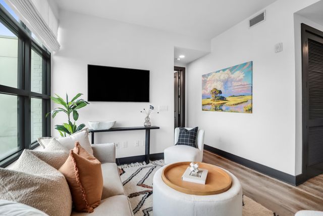 5 Gadsdenboro Street 501, Charleston, SC 29401