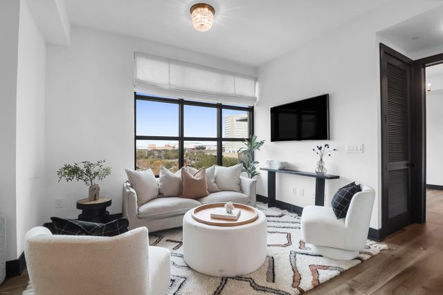 5 Gadsdenboro Street 501, Charleston, SC 29401