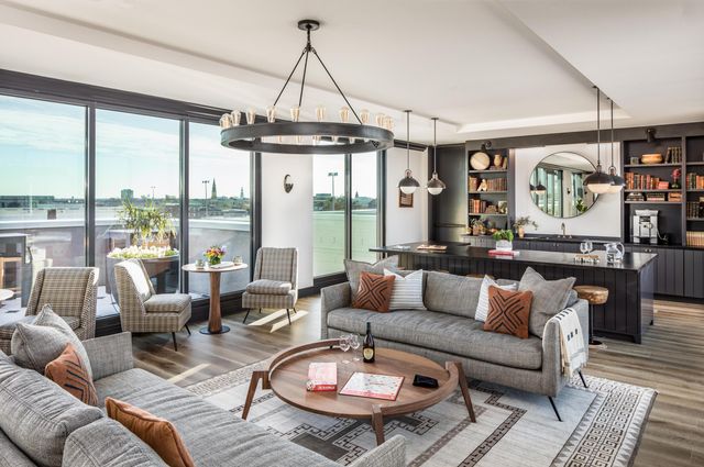 5 Gadsdenboro Street 501, Charleston, SC 29401