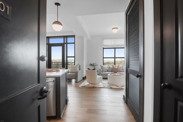 5 Gadsdenboro Street 501, Charleston, SC 29401