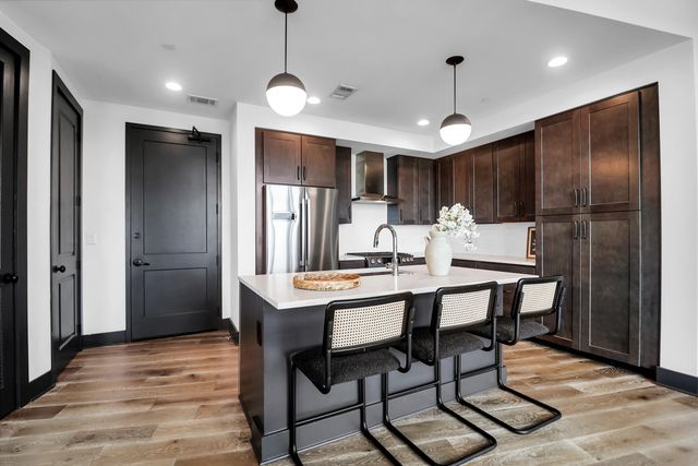 5 Gadsdenboro Street 501, Charleston, SC 29401