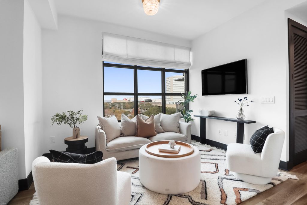 5 Gadsdenboro Street 501, Charleston, SC 29401