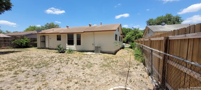 5810 WOODHILL, San Antonio, TX 78218