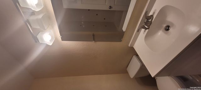 5810 WOODHILL, San Antonio, TX 78218