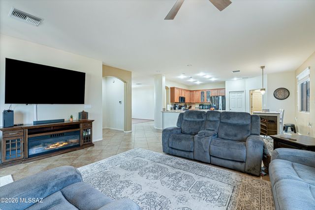 10124 S Gold Wagon Way, Vail, AZ 85641