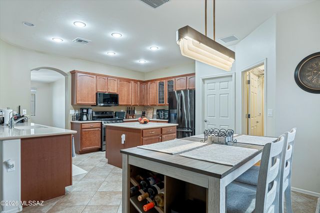10124 S Gold Wagon Way, Vail, AZ 85641