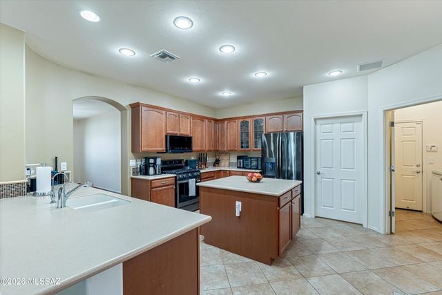 10124 S Gold Wagon Way, Vail, AZ 85641