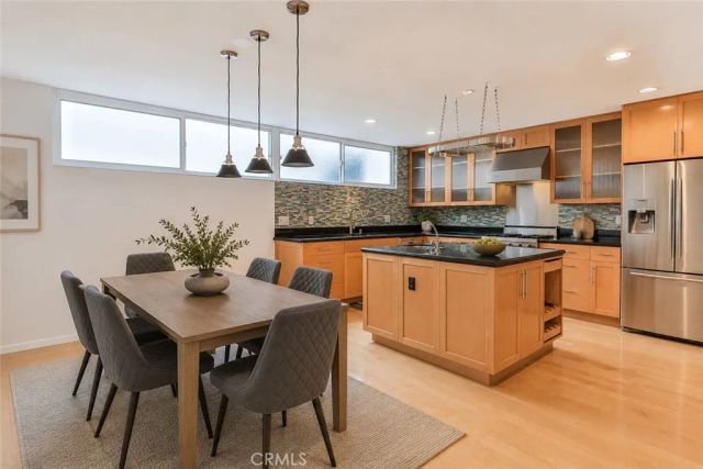1115 19th, Santa Monica, CA 90403