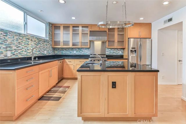 1115 19th, Santa Monica, CA 90403