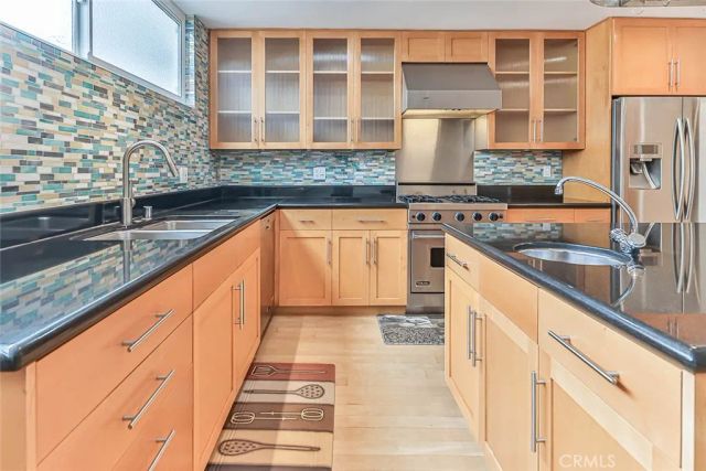 1115 19th, Santa Monica, CA 90403