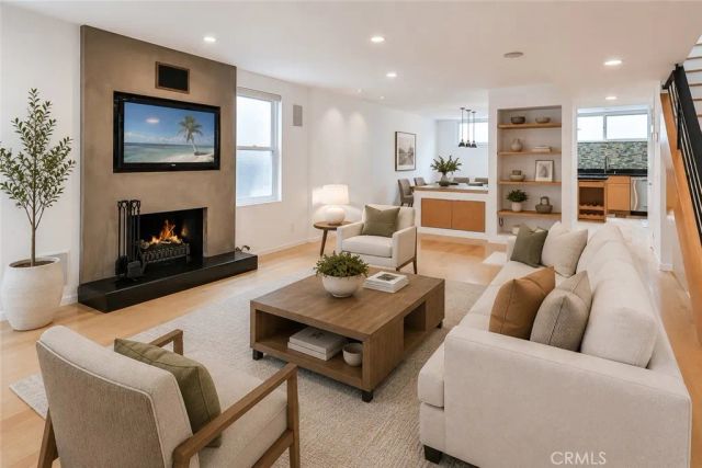 1115 19th, Santa Monica, CA 90403