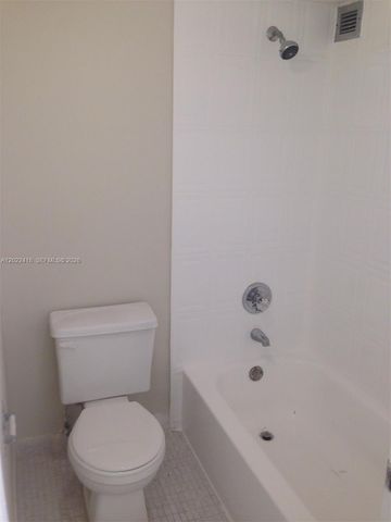 16909 N Bay Rd 520, Sunny Isles Beach, FL 33160