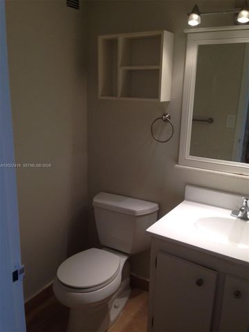 16909 N Bay Rd 520, Sunny Isles Beach, FL 33160
