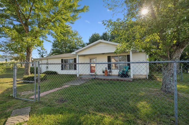 4901 Highway 52, W, Lafayette, TN 37083