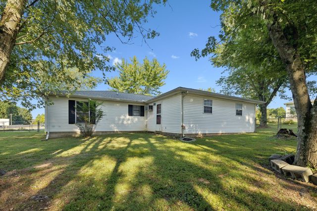 4901 Highway 52, W, Lafayette, TN 37083