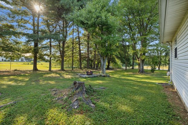 4901 Highway 52, W, Lafayette, TN 37083