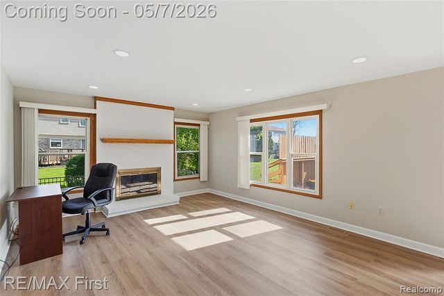 1800 Hillman Drive, Troy, MI 48083