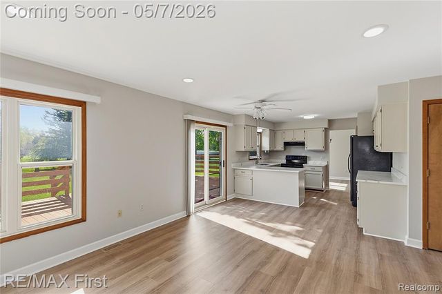 1800 Hillman Drive, Troy, MI 48083