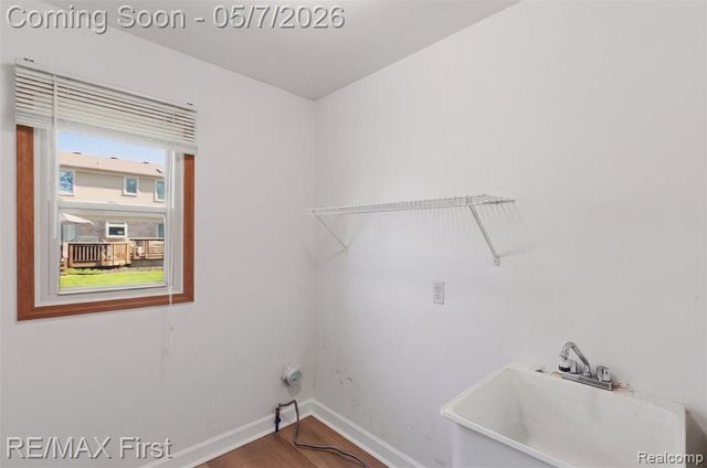 1800 Hillman Drive, Troy, MI 48083