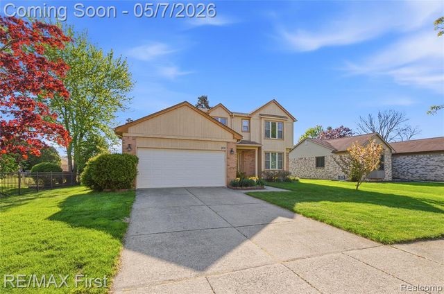 1800 Hillman Drive, Troy, MI 48083
