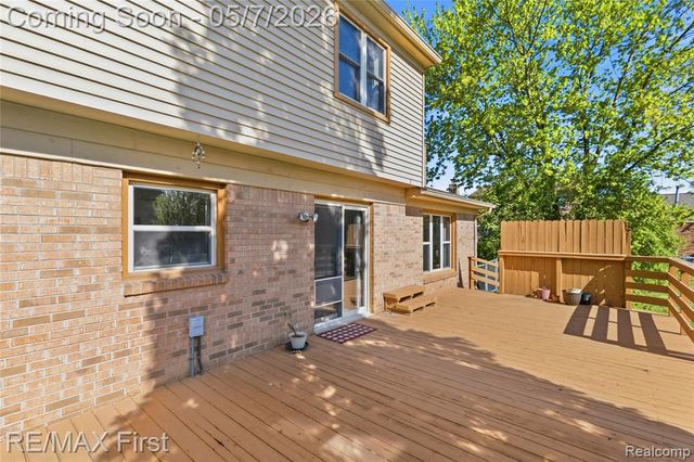 1800 Hillman Drive, Troy, MI 48083