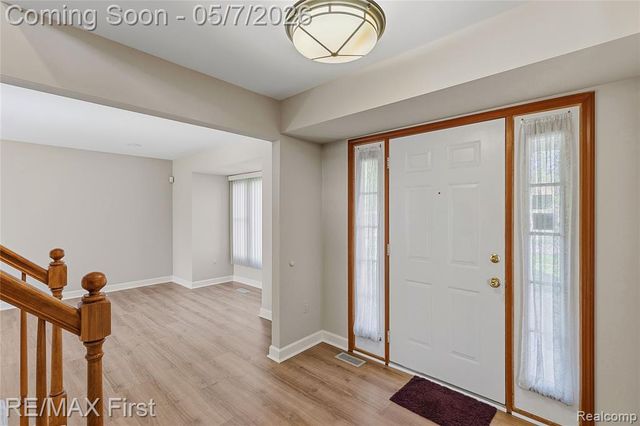 1800 Hillman Drive, Troy, MI 48083
