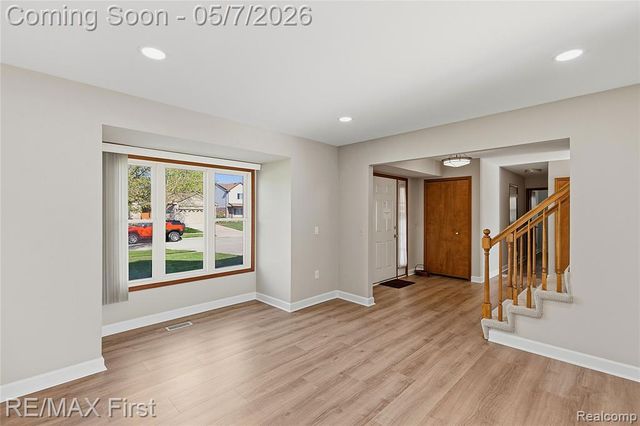 1800 Hillman Drive, Troy, MI 48083