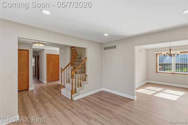 1800 Hillman Drive, Troy, MI 48083