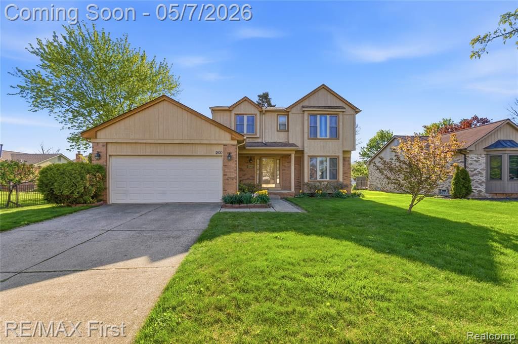 1800 Hillman Drive, Troy, MI 48083