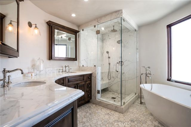 221 30th Street, Manhattan Beach, CA 90266